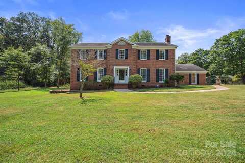 10238 Woodview Circle, Charlotte, NC 28277