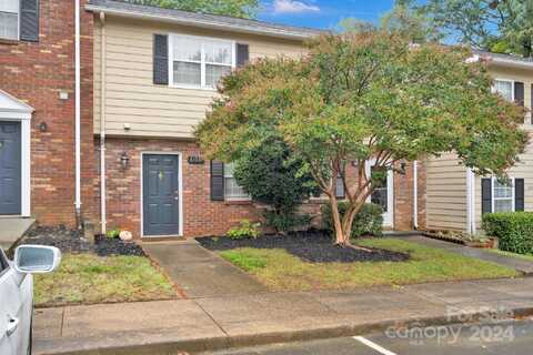 6106 Heath Ridge Court, Charlotte, NC 28210