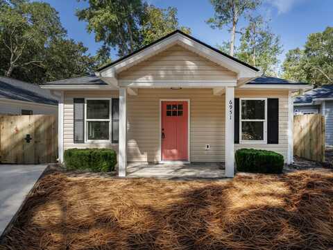 6951 Raymond Avenue, North Charleston, SC 29406