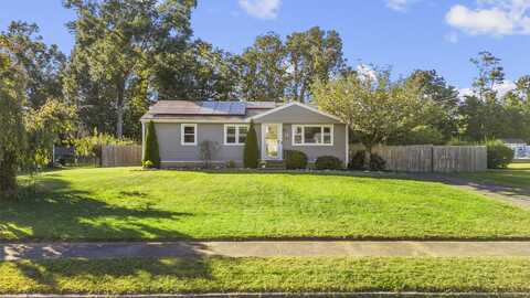 96 Frost Drive, North Haven, CT 06473