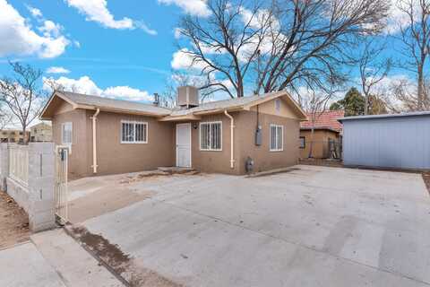 708 NUANES Lane SW, Albuquerque, NM 87102