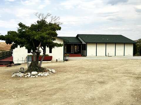 28714 Cruthers Creek Road, Pearblossom, CA 93553