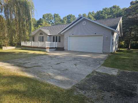 17190 Bass Lake Avenue NE, Gowen, MI 49326