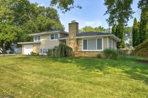 221 Poplar Ave, Pompton Lakes, NJ 07442