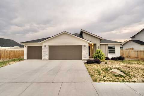 900 SW Lago St, Mountain Home, ID 83647