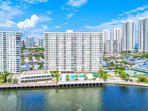 300 Bayview Dr, Sunny Isles Beach, FL 33160