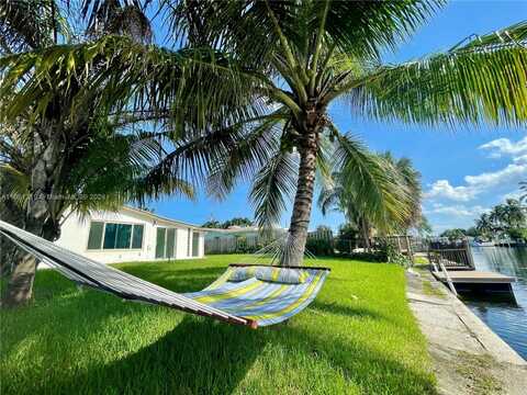 4461 SW 34th Dr, Dania Beach, FL 33312