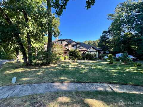 11 Saratoga Court, East Brunswick, NJ 08816