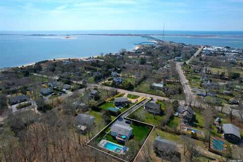 55a Shinnecock Road, Hampton Bays, NY 11946