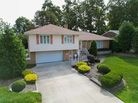 7681 Green Valley Drive, Parma, OH 44134