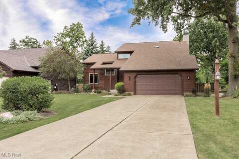 34889 Aspenwood Lane, Willoughby, OH 44094