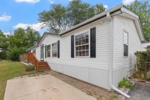 7085 Bloomfield Rd, Des Moines, IA 50320