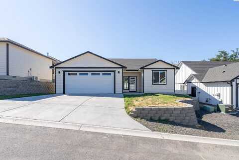 1121 Bordeaux St, Prosser, WA 99350