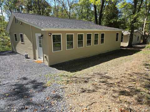 128 Evergreen Drive, Bushkill, PA 18324