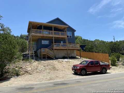 376 SKYLINE DR, Canyon Lake, TX 78133