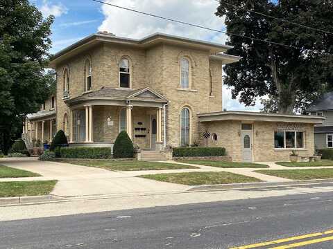 229 N Ludington Street, Columbus, WI 53925