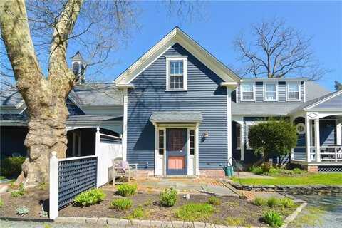 6 Howe Street, Bristol, RI 02809