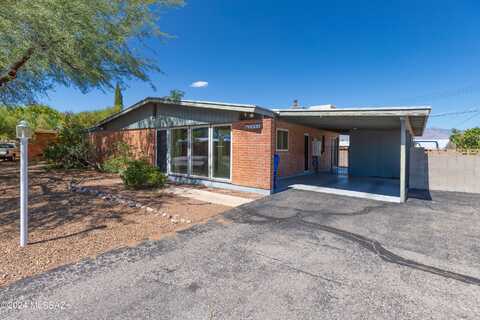 7437 E Calle La Vega, Tucson, AZ 85710