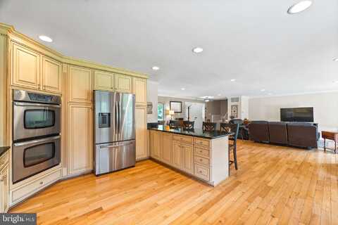 28809 GREENBERRY DRIVE, GAITHERSBURG, MD 20882