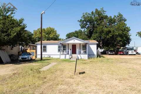 205 W 1ST STREET, Burkburnett, TX 76354