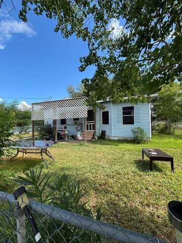 213 S Minneapolis St, Beeville, TX 78102