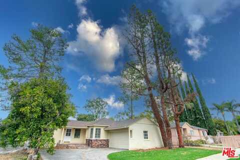 18313 Bessemer St, Tarzana, CA 91335