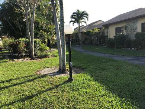 7512 SW 26th Ct, Davie, FL 33314