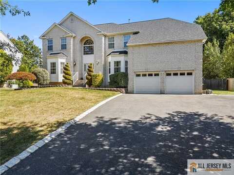 12 Red Oak Court, Monroe, NJ 08831