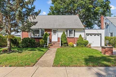 161 Tyrconnell Avenue, Massapequa Park, NY 11762