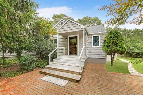 139 Middle Highway, East Hampton, NY 11937