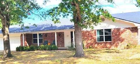 232 E 17th Street, Claremore, OK 74017