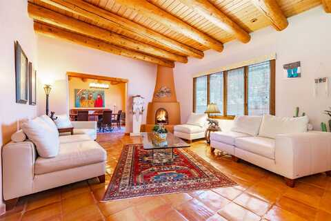 609 Vista de la Ciudad, Santa Fe, NM 87501