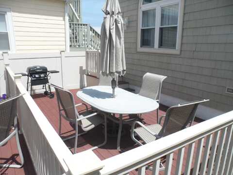 11 S Jefferson Ave, Margate City, NJ 08402