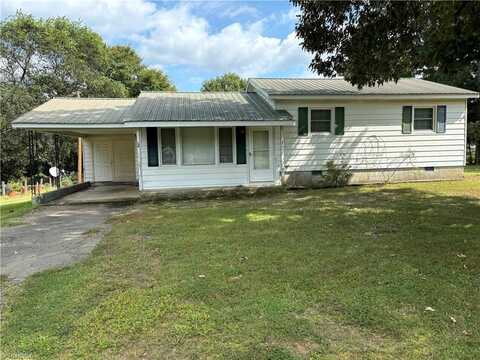 109-111 Pinetree Drive, Mc Leansville, NC 27301