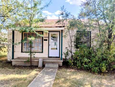 2828 BROOK Avenue, Amarillo, TX 79107