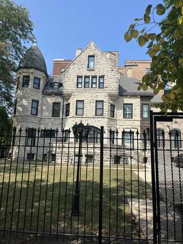 4545 S. Drexel Boulevard, Chicago, IL 60653