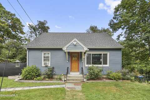 4 Leslie Ave, Lanesborough, MA 01237