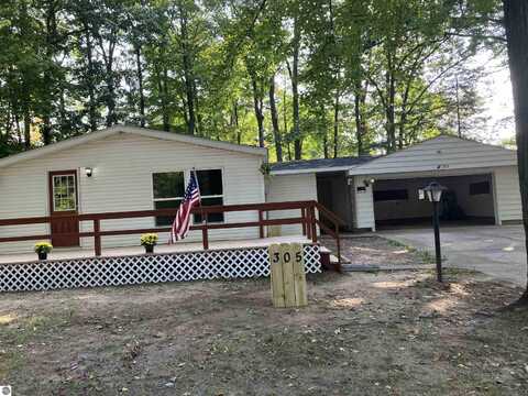 305 HUDSON AVENUE, HOUGHTON LAKE, MI 48629