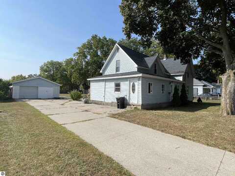 445 COLFAX STREET, CADILLAC, MI 49601