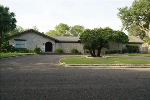 1804 Clare Drive, Alice, TX 78332