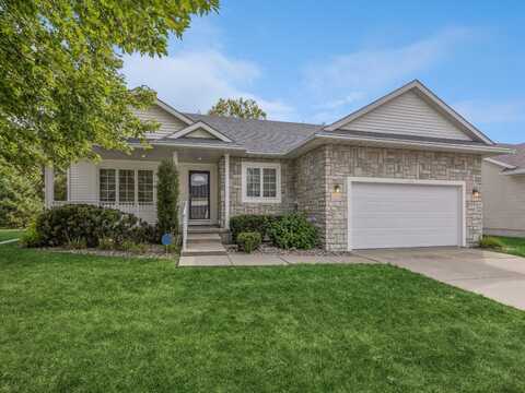 7502 Oakwood Drive, Urbandale, IA 50322