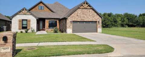 1022 Stonebridge Village Dr, Enid, OK 73703