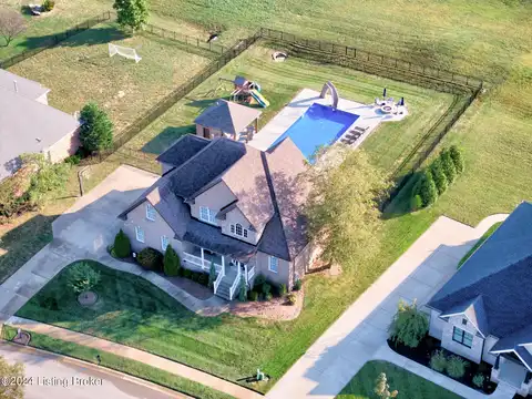 326 Heritage Hill Pkwy, Shepherdsville, KY 40165