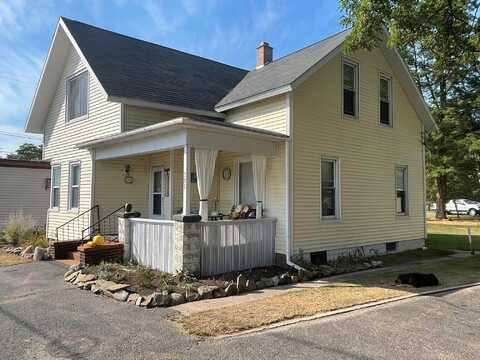 302 W Parkdale Avenue, Manistee, MI 49660