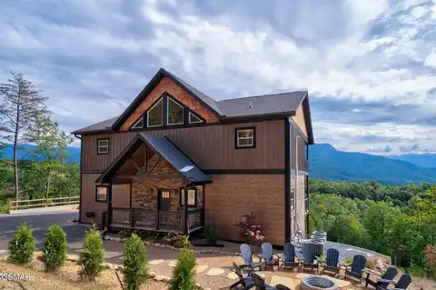 621 Big Bear Ridge Road, Gatlinburg, TN 37738