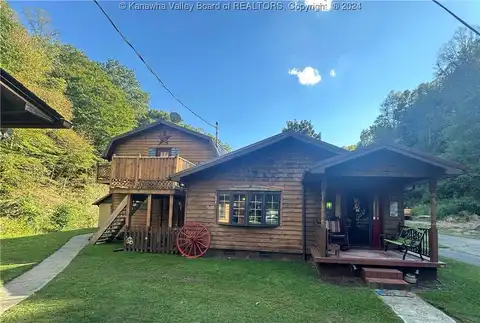 221 Garretson Drive, Peytona, WV 25154