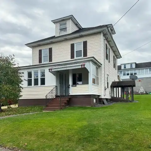 1225 Daisy St, Clearfield, PA 16830