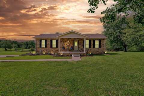 515 Old Stewart Rd, Tennessee Ridge, TN 37178