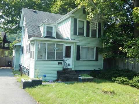 714 Valley Dr, Syracuse, NY 13207