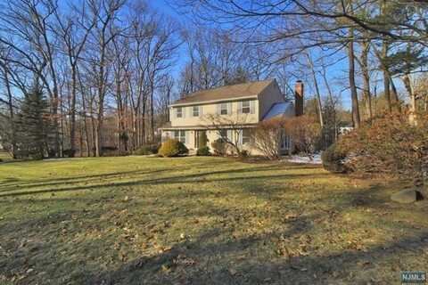 57 Clover Lane, Upper Saddle River, NJ 07458